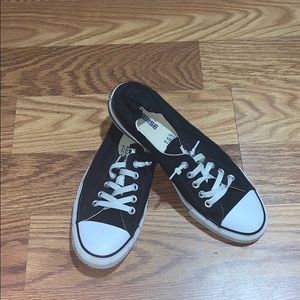 Women’s Black Shoreline Converse
